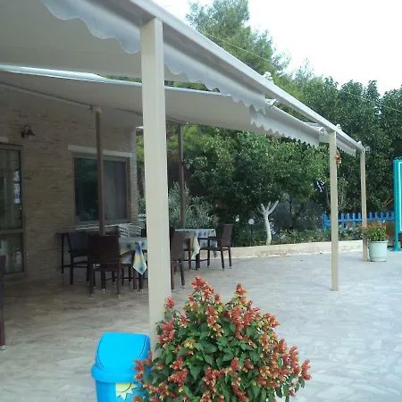 τσέρφος Apartman Tirósz